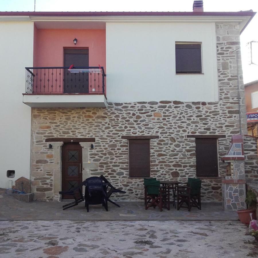 To Petrino Holidays House Metagkitsi Exterior foto